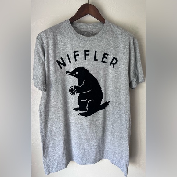 Fantastic Beasts Crimes of Grindelwald (L) grey with Velour Niffler - Picture 1 of 4